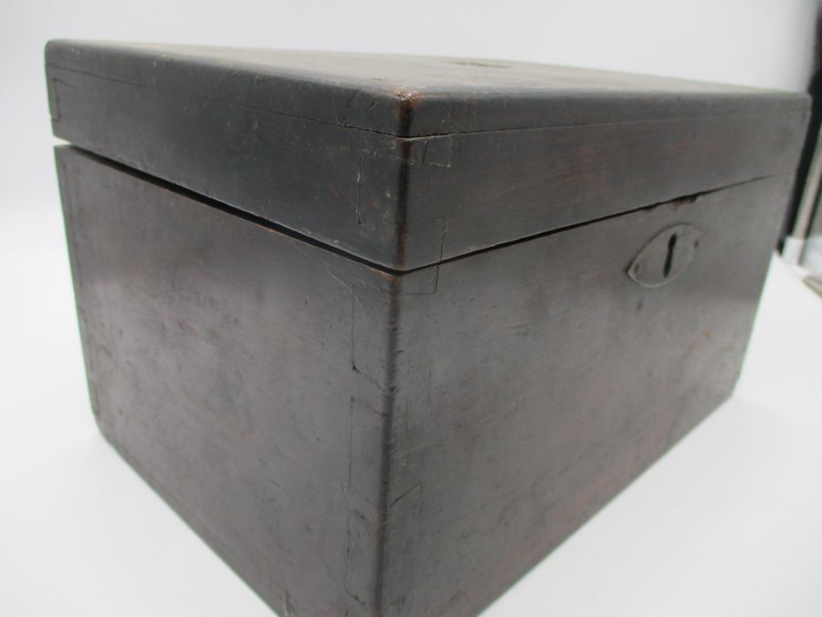 A Victorian mahogany sewing box, Gladstone style bag along with a leather suitcase (A/F) - Image 8 of 14