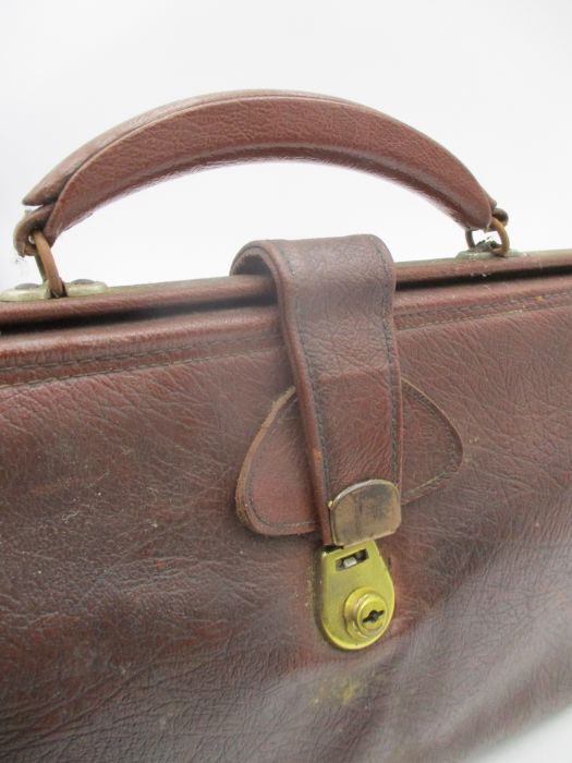 A Victorian mahogany sewing box, Gladstone style bag along with a leather suitcase (A/F) - Image 14 of 14