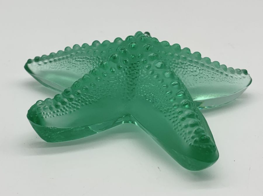 A signed Lalique green glass starfish paperweight - Image 2 of 3