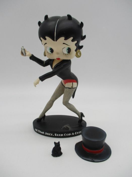 A collection of three boxed Betty Boop figurines including Classic Pose, Betty Leg Up, Betty Sun- - Image 11 of 15