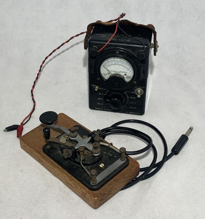 A Europa HF-225 short wave receiver along with a Morse Code key etc. - Image 3 of 3