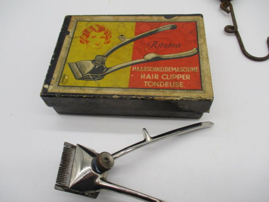 An assortment of vintage items including a boxed Valet auto strop safety razor and accessories, a - Image 3 of 24