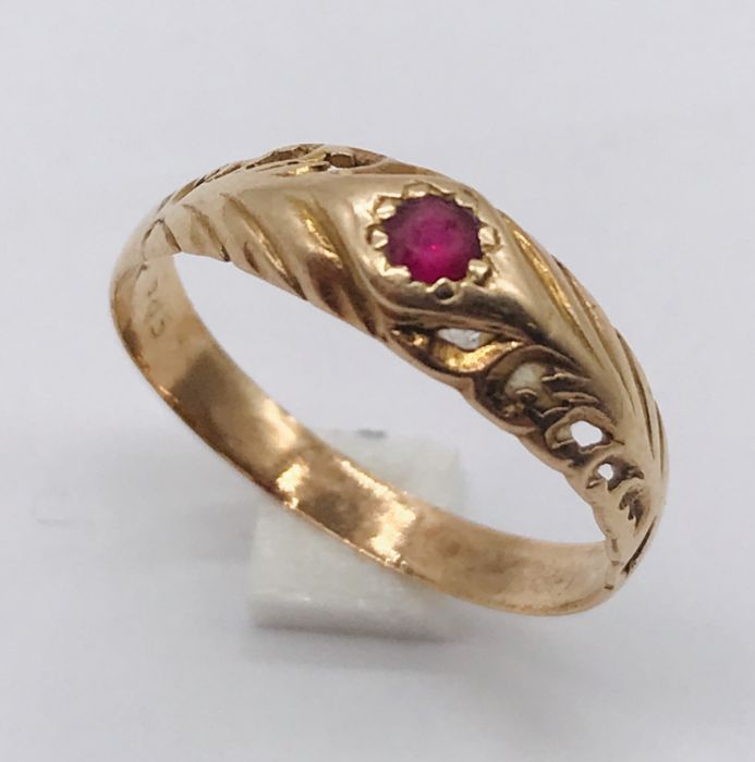 A 14ct rose gold ruby ring
