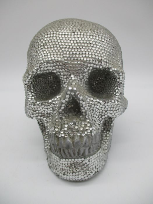 A collection of novelty skull ornaments - Image 3 of 18