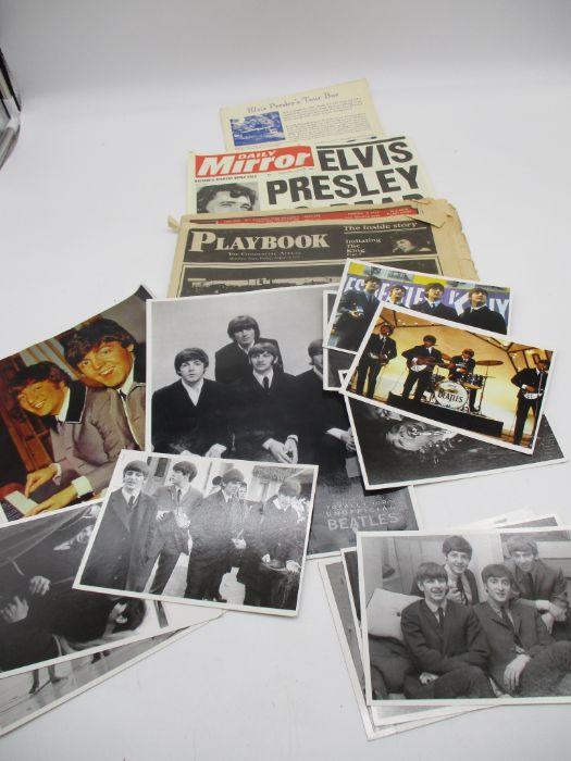 A collection of photographs and ephemera - Image 3 of 6