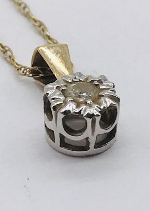 A 9ct gold diamond pendant on 9ct chain - Image 2 of 2