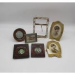 A small quantity of miniatures and frames.