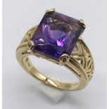 A 9ct gold amethyst ring