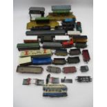 A collection of mainly OO gauge model railways including five locomotives (Hornby, Bachmann. Lima