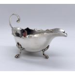 A hallmarked silver sauce boat, Birmingham 1904, weight 83.6g