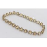 A 9ct gold bracelet set with Citrines, total weight 7.5g