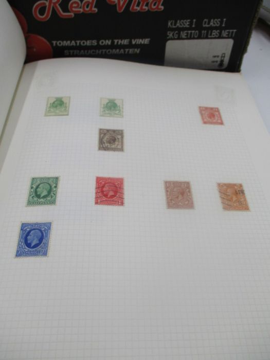 A large collection of UK and world wide loose leaf stamps. Lot also includes some part completed - Image 53 of 146
