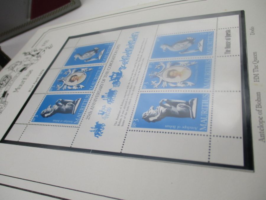 A large collection of UK and world wide loose leaf stamps. Lot also includes some part completed - Image 13 of 146