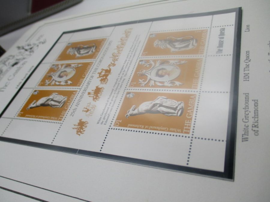 A large collection of UK and world wide loose leaf stamps. Lot also includes some part completed - Image 12 of 146