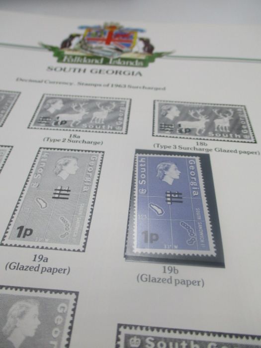 A large collection of UK and world wide loose leaf stamps. Lot also includes some part completed - Image 117 of 146