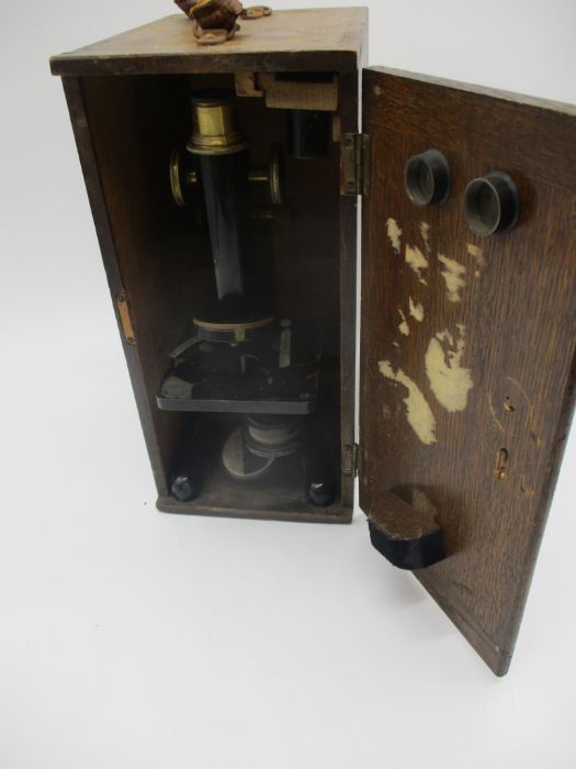 A Beck Ltd of London Model 29 microscope in wooden case - Image 7 of 9