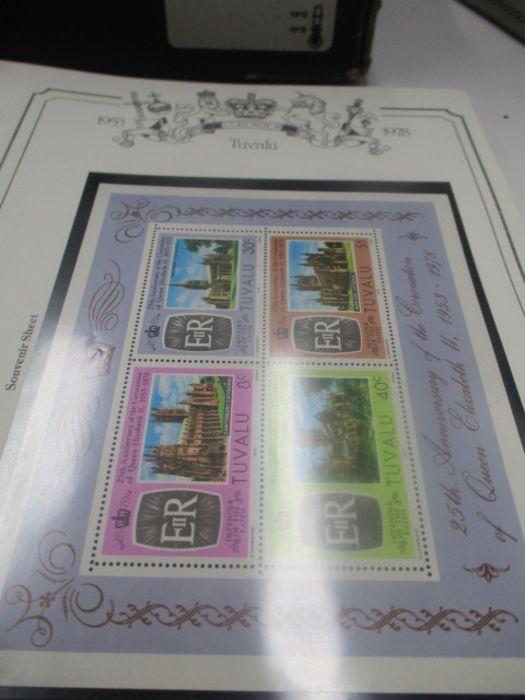 A large collection of UK and world wide loose leaf stamps. Lot also includes some part completed - Image 38 of 146
