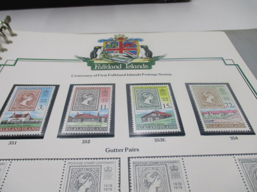 A large collection of UK and world wide loose leaf stamps. Lot also includes some part completed - Image 136 of 146