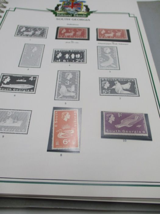 A large collection of UK and world wide loose leaf stamps. Lot also includes some part completed - Image 116 of 146