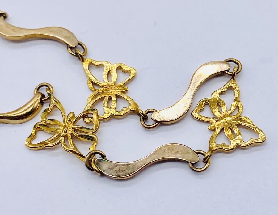 A 9ct gold bracelet, links in the form of butterflies, weight 3.3g - Image 2 of 2