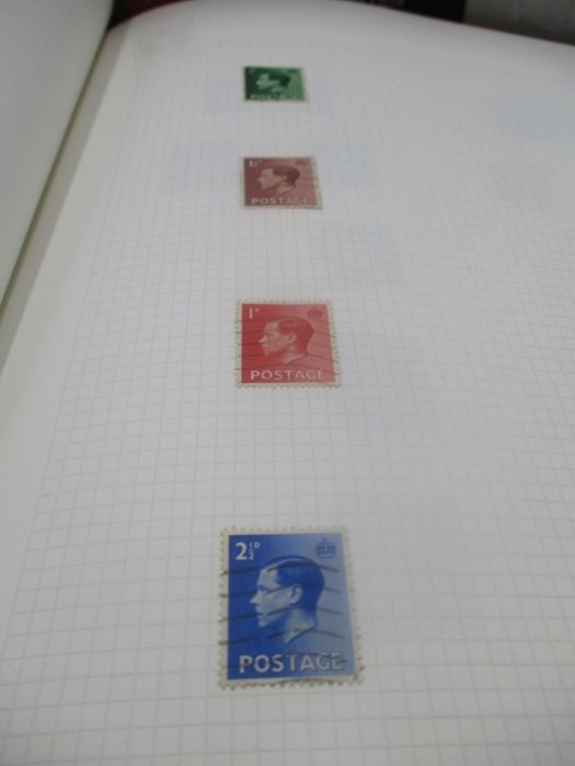 A large collection of UK and world wide loose leaf stamps. Lot also includes some part completed - Image 55 of 146
