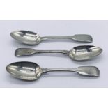 Three hallmarked silver dessert spoons, London 1845, total weight 147g