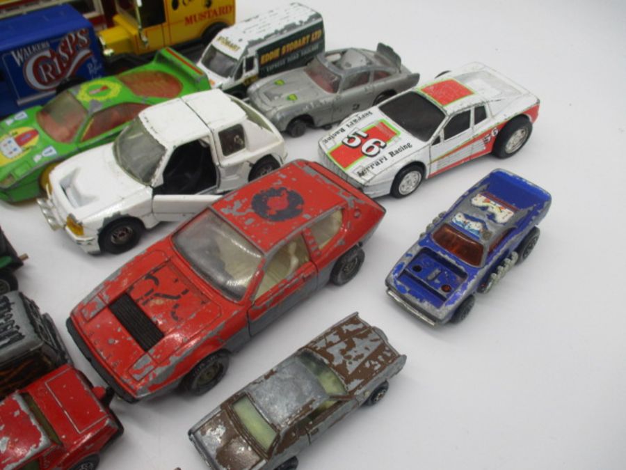 A collection of loose die-cast vehicles including Oxford, Lledo, Matchbox, Corgi etc - Bild 4 aus 9