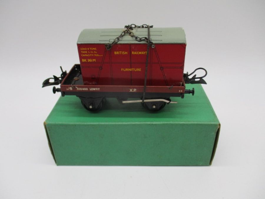 A collection of nine boxed Hornby Trains O gauge rolling stock including three coaches (42117, - Bild 5 aus 7