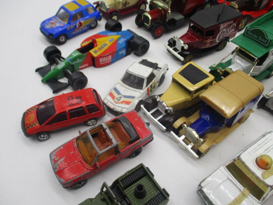 A collection of loose die-cast vehicles including Oxford, Lledo, Matchbox, Corgi etc - Bild 9 aus 9