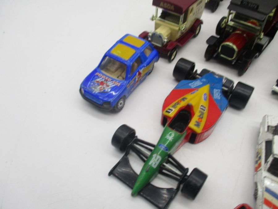 A collection of loose die-cast vehicles including Oxford, Lledo, Matchbox, Corgi etc - Bild 8 aus 9