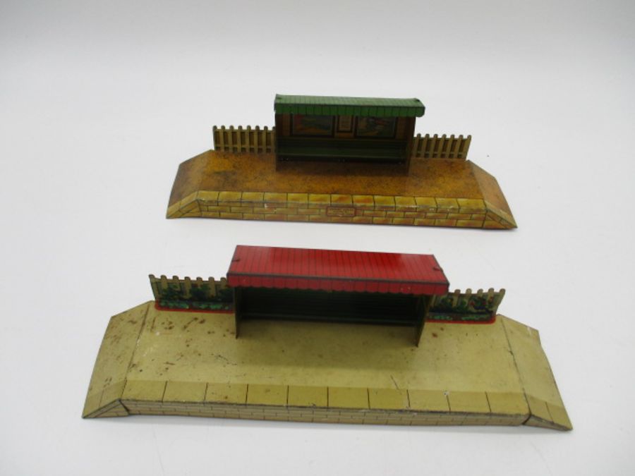 A collection of nine boxed Hornby Trains O gauge rolling stock including three coaches (42117, - Bild 7 aus 7