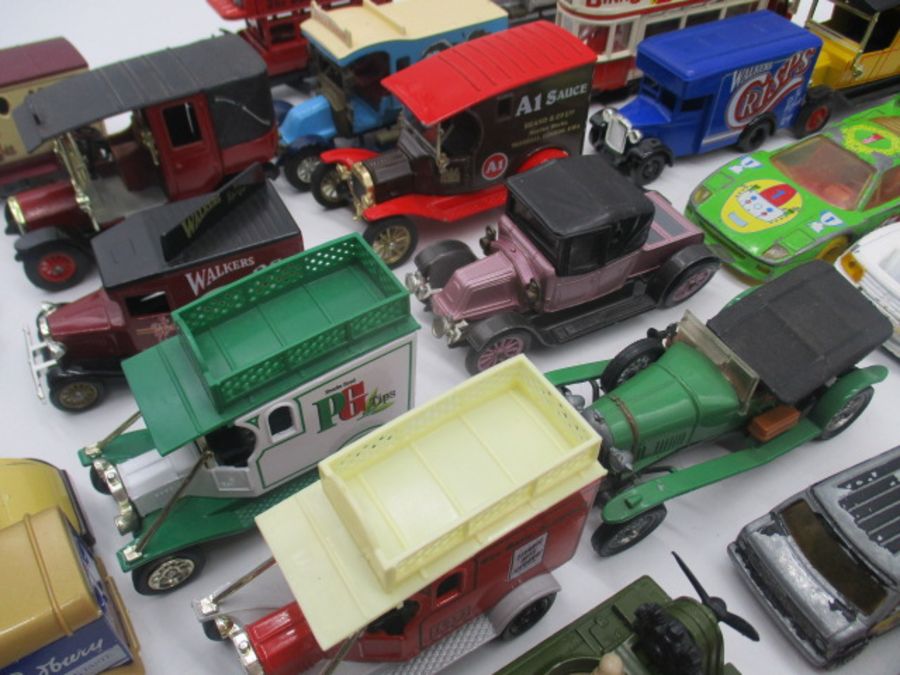 A collection of loose die-cast vehicles including Oxford, Lledo, Matchbox, Corgi etc - Bild 6 aus 9