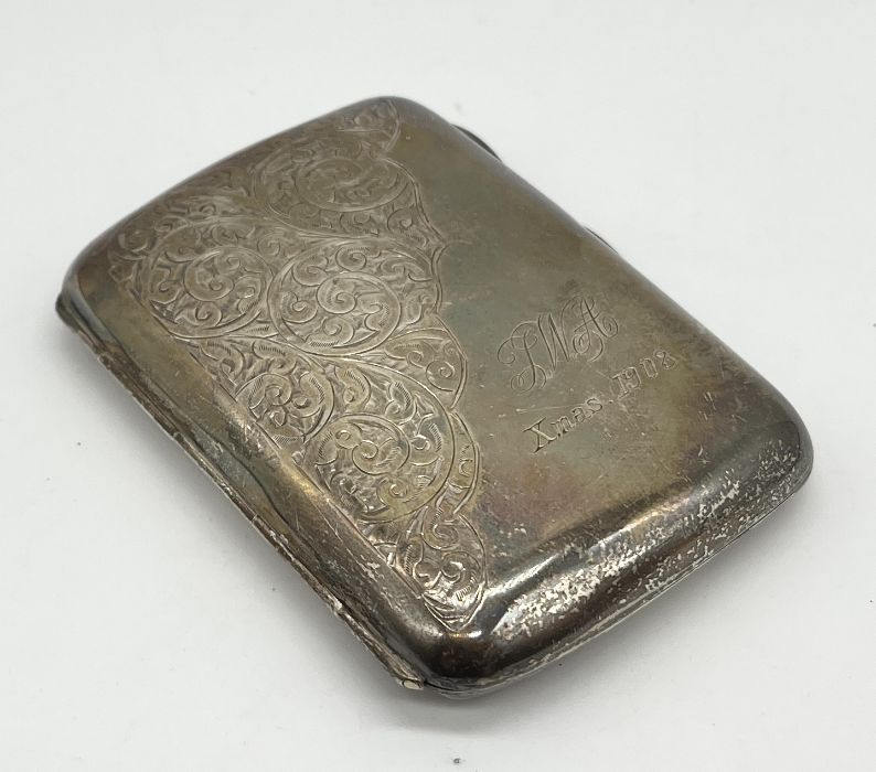 A hallmarked silver cigarette case (53.2g) along with an enamelled silver brush with Art Deco - Bild 3 aus 5