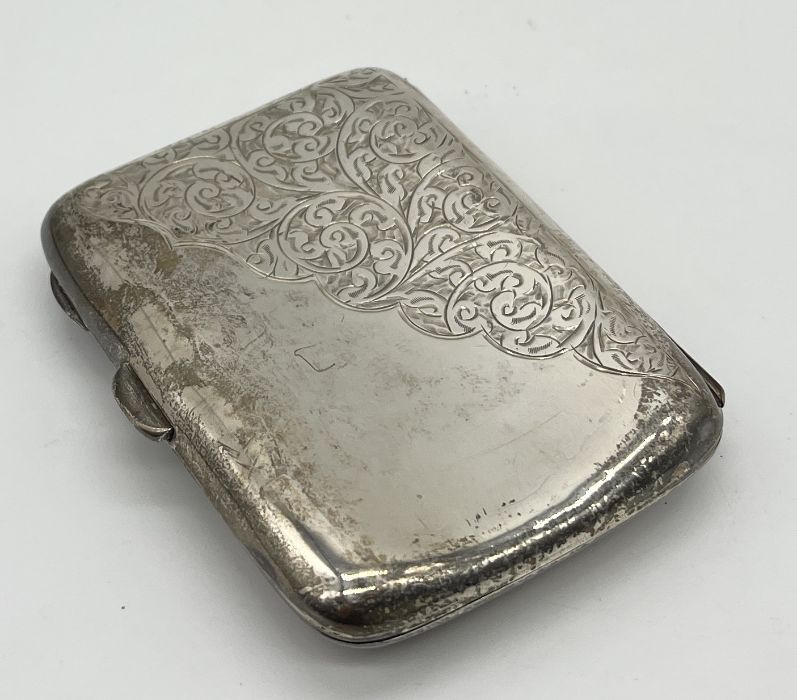 A hallmarked silver cigarette case (53.2g) along with an enamelled silver brush with Art Deco - Bild 4 aus 5