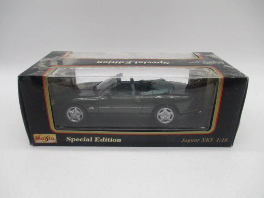 A collection of various die-cast including a boxed Maisto Jaguar XK8 (1:18 scale), large - Bild 2 aus 7