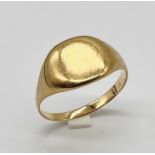 A 9ct gold gentleman's signet ring, weight 5g