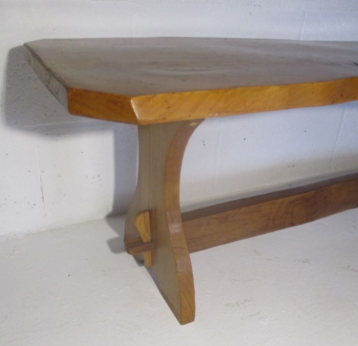 A live edge bench. 145cm x 46cm (at widest point) height 43cm - Image 3 of 7