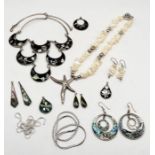 A collection of Mexican 925 silver jewellery