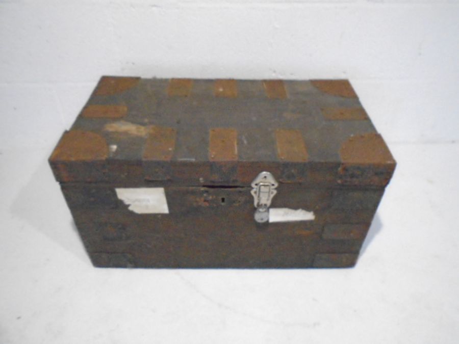 Two vintage small wooden storage trunks, one with enclosed drawer - Image 2 of 11