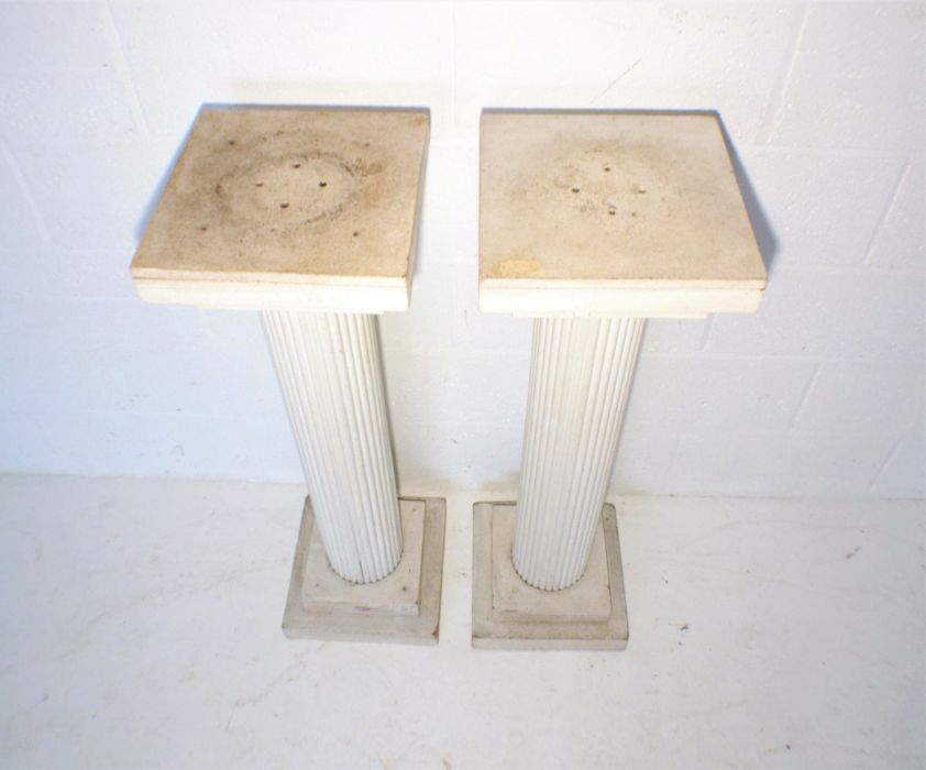 A pair of painted wooden columns, height 102cm. - Image 4 of 4