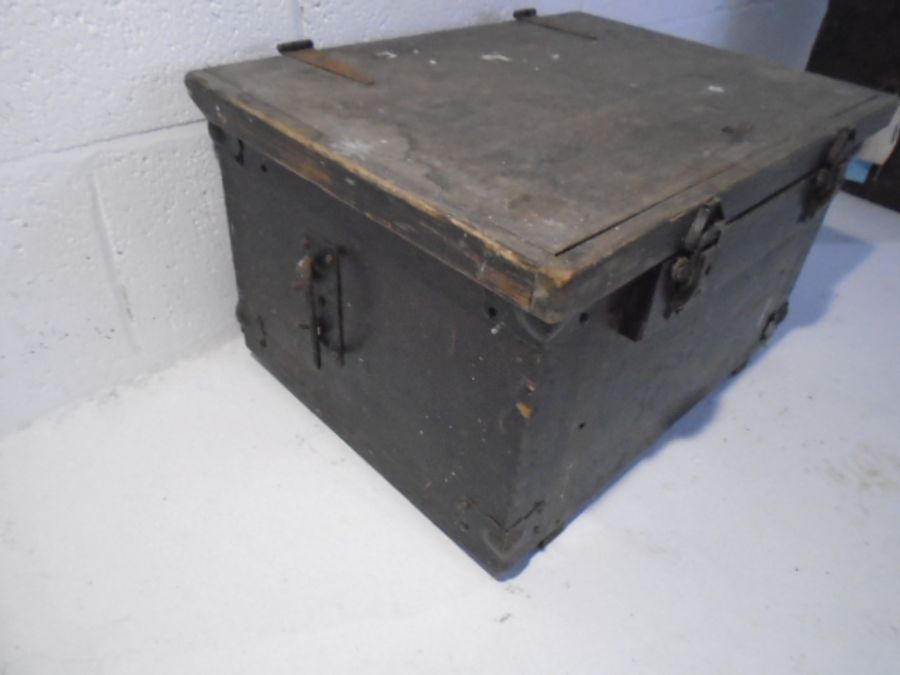 Two vintage small wooden storage trunks, one with enclosed drawer - Image 7 of 11