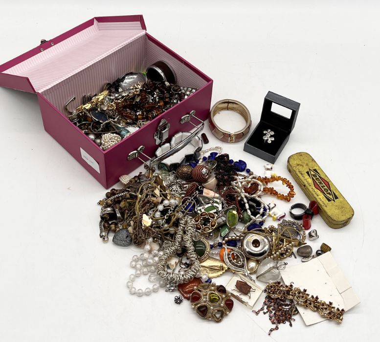 A collection of costume jewellery etc.