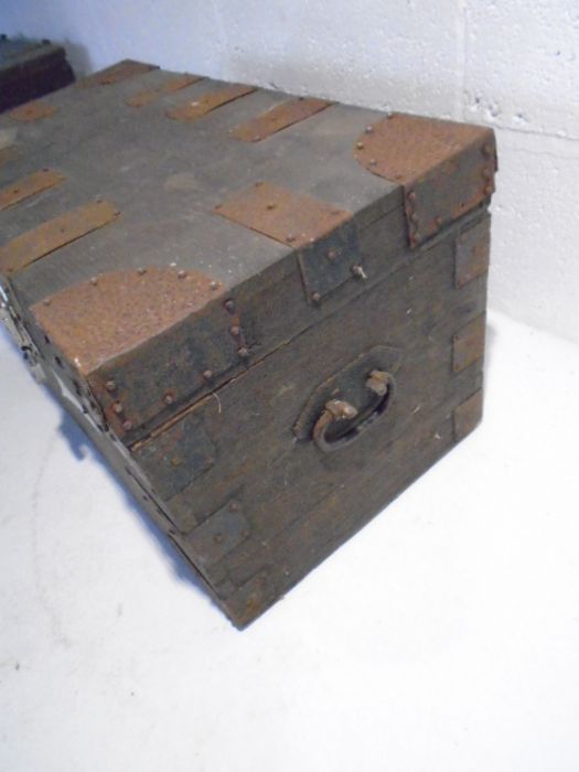 Two vintage small wooden storage trunks, one with enclosed drawer - Image 4 of 11