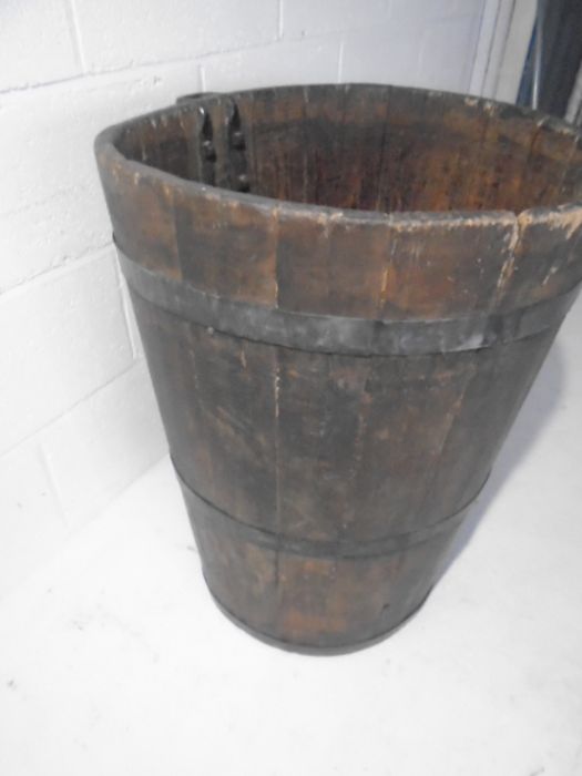 A vintage grape collector metal bound barrel - Image 2 of 7