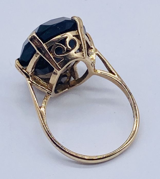 A 9ct gold smoky quartz ring - Image 3 of 3