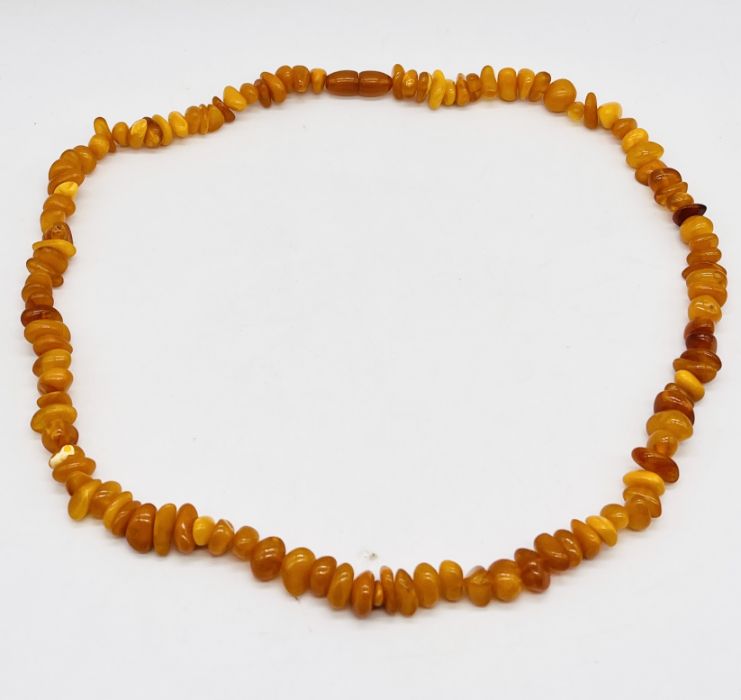 A butterscotch Baltic amber necklace, weight 36g - Image 2 of 3