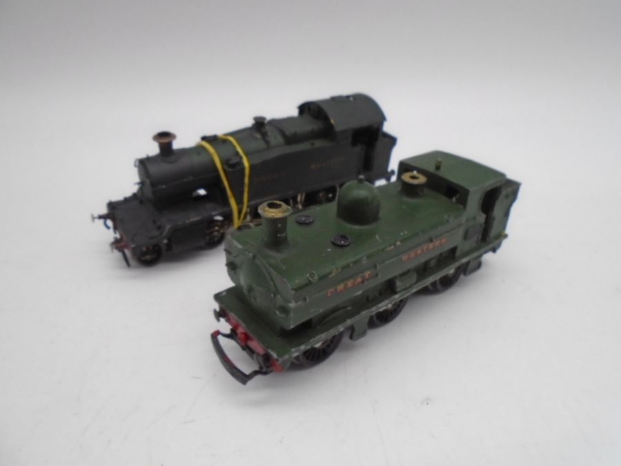 A collection of ten unboxed OO gauge model railway green tank locomotives (Great Western, LNER - Image 4 of 6