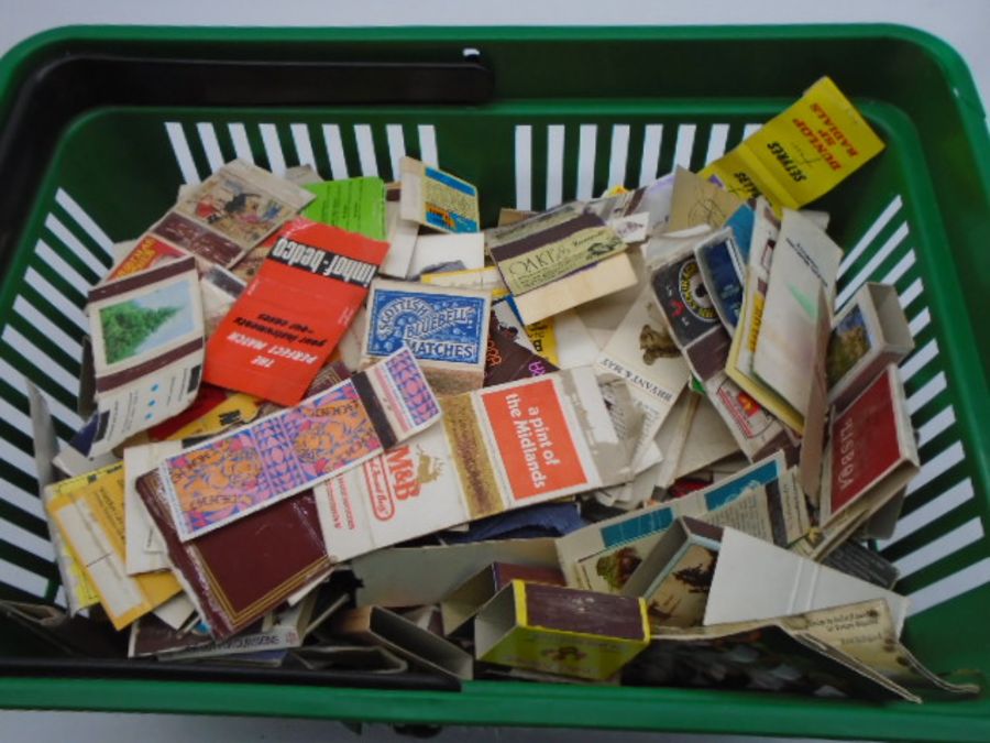 A large collection of vintage matchbox covers, an album and a box of loose. - Image 44 of 46