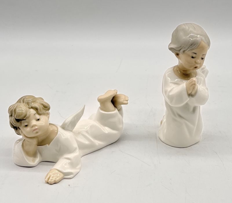 Three Lladro figurines including Boy from Madrid, Angel Lying Down and Praying Angel (A/F) - Bild 4 aus 7