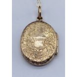 A 9ct gold locket on fine 9ct chain total weight 4.3g